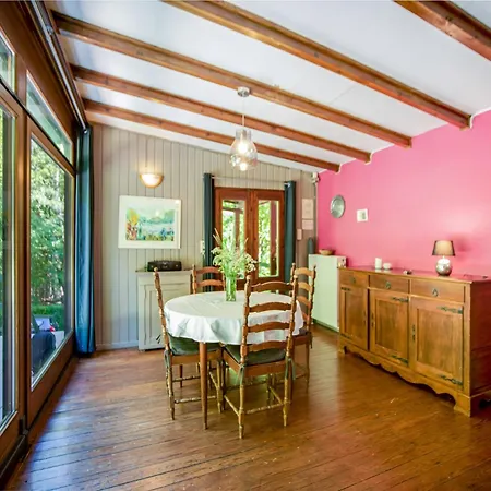 Seneric Chalet, Chalet