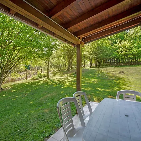 Seneric Chalet, *